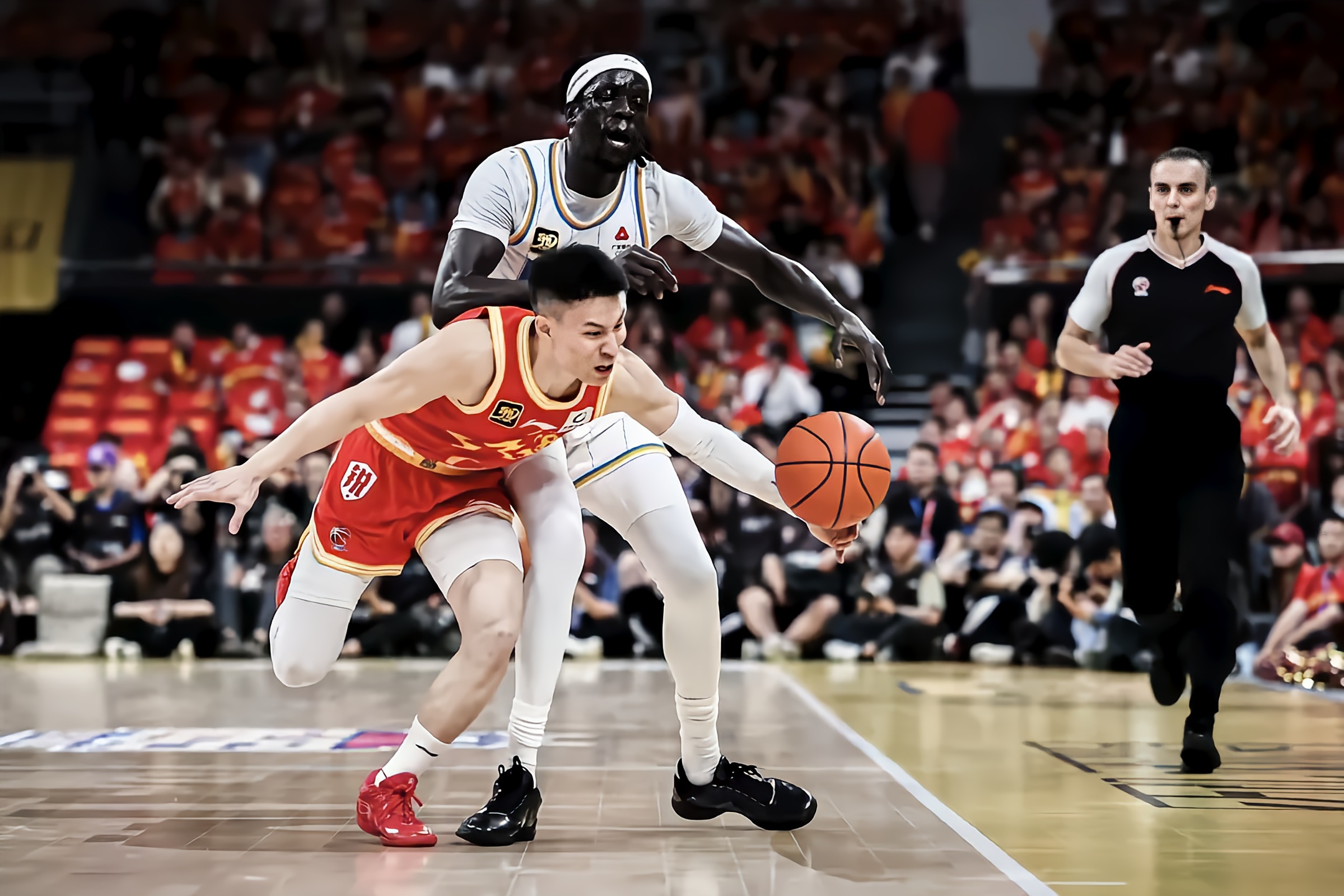 北京首钢击败辽宁男篮，秋水共长天一色(北京首钢男篮官方网站)