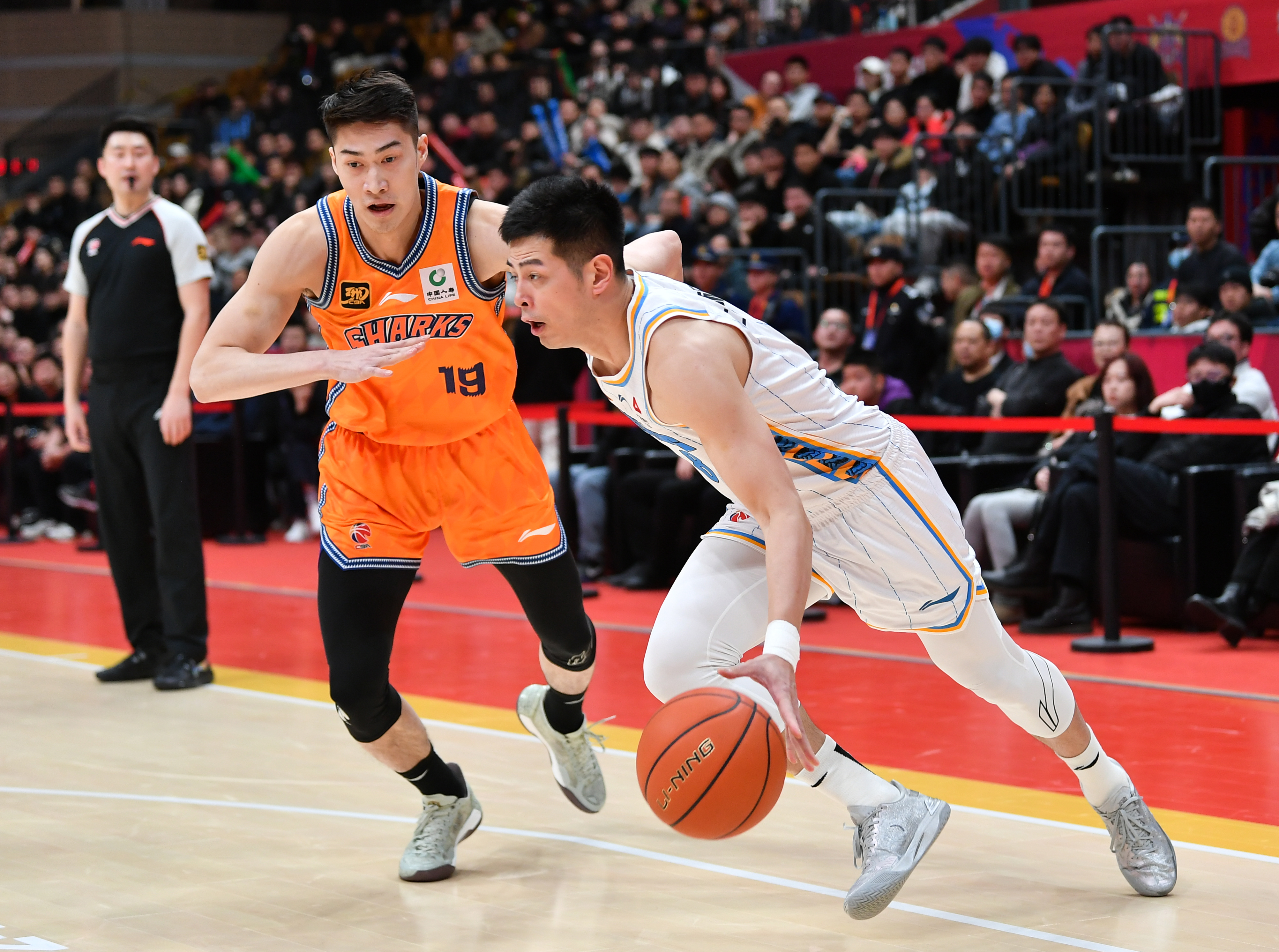 奇异果官网-精彩对战：亚洲豪强齐聚一堂，火爆比赛即将展开的简单介绍